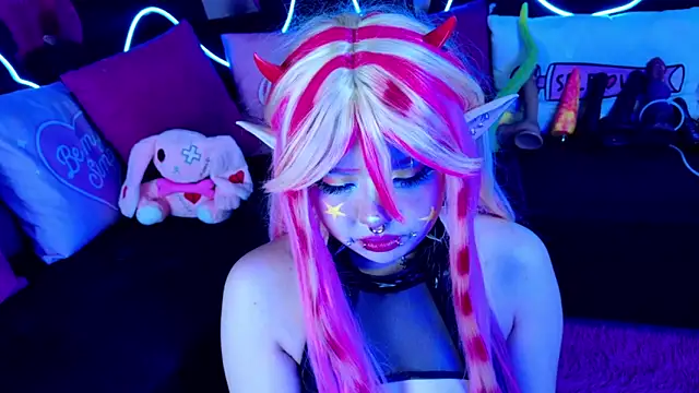 LaytonBox online show from September 16, 2025, 1:45 pm