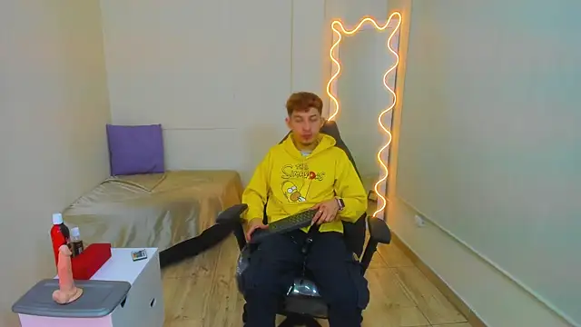 Axel tay online show from October 25, 2025, 3:36 am