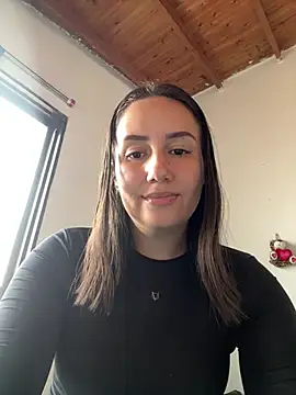 Snapshot of Jullya_x chatting on June 8, 2026, 8:31 pm Jullya x online show from June 8, 2026, 8:31 pm