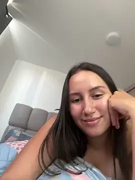 Snapshot of Jullya_x chatting on June 19, 2026, 9:07 pm Jullya x online show from June 19, 2026, 9:07 pm