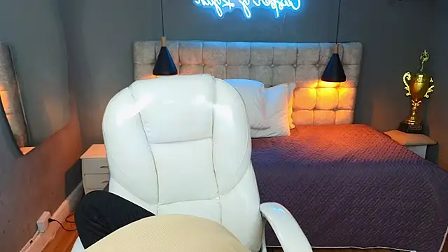 Tommy18   online show from March 13, 2025, 7:09 am