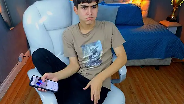 Tommy18   online show from March 18, 2025, 10:46 am