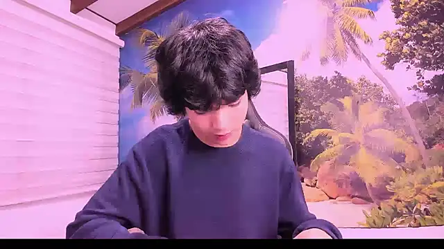 AllanYong18 online show from February 5, 2025, 4:06 am