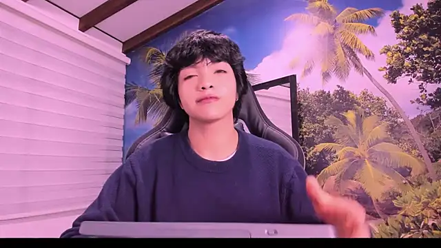 AllanYong18 online show from February 9, 2025, 5:29 am