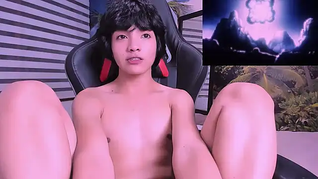 AllanYong18 online show from February 21, 2025, 6:51 am