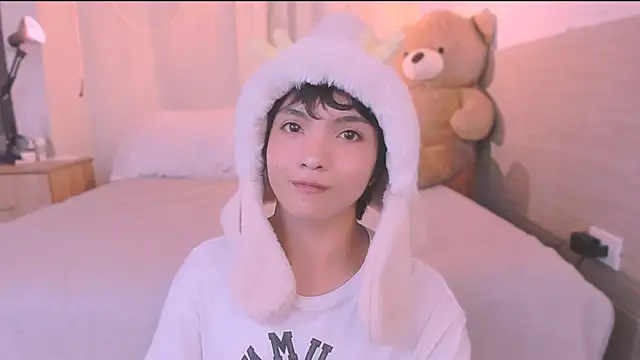 AllanYong18 online show from September 20, 2025, 2:12 am