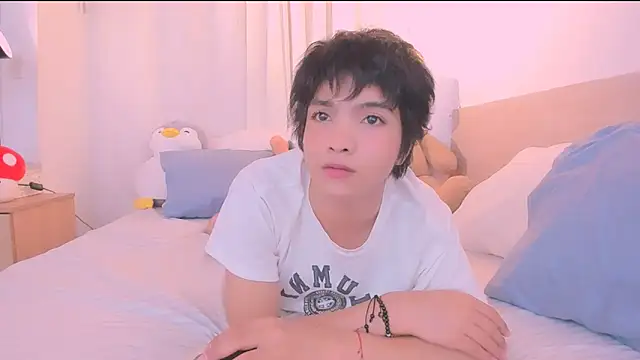 AllanYong18 online show from January 8, 2026, 6:48 am