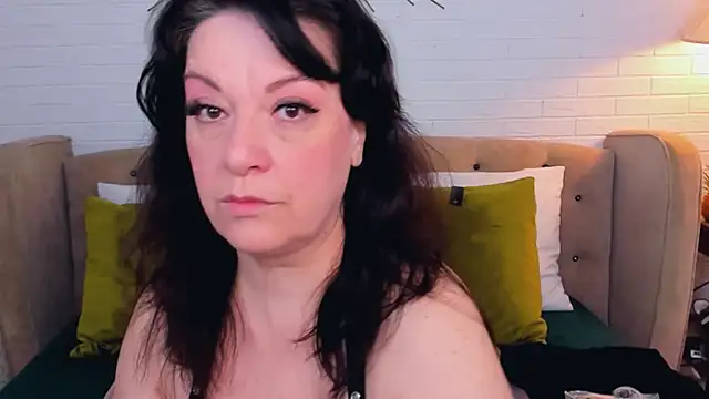 Snapshot of SarahGrays chatting on July 13, 2026, 5:21 am SarahGrays online show from July 13, 2026, 5:21 am