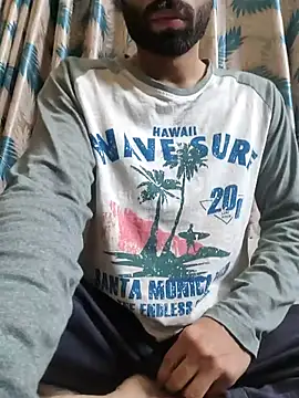 TOPMOON001 online show from February 2, 2026, 7:56 pm