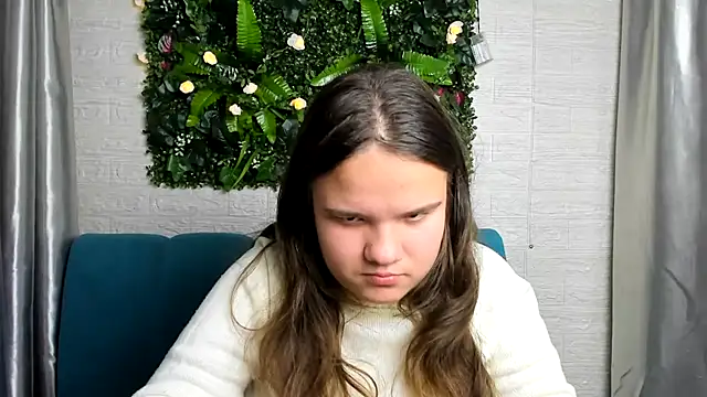 AdeleCruz online show from January 7, 2025, 3:33 pm