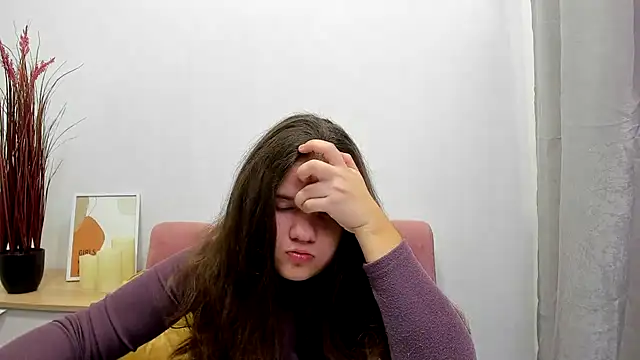 AdeleCruz online show from January 13, 2025, 1:06 pm