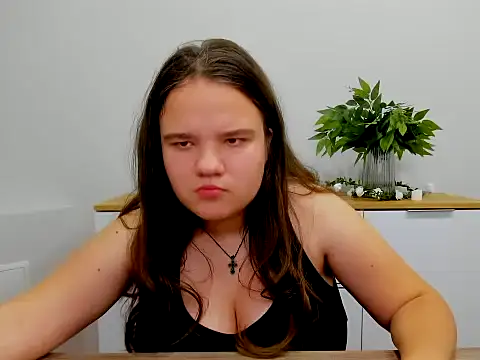 AdeleCruz online show from February 4, 2025, 11:27 am