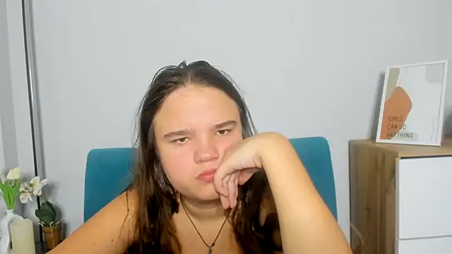 AdeleCruz online show from October 21, 2025, 7:09 am