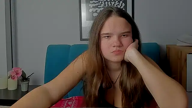 Snapshot of AdeleCruz chatting on February 13, 2026, 1:18 pm AdeleCruz online show from February 13, 2026, 1:18 pm