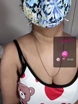Snapshot of ArathyNambyarMallu chatting on April 27, 2026, 8:45 am ArathyNambyarMallu online show from April 27, 2026, 8:45 am