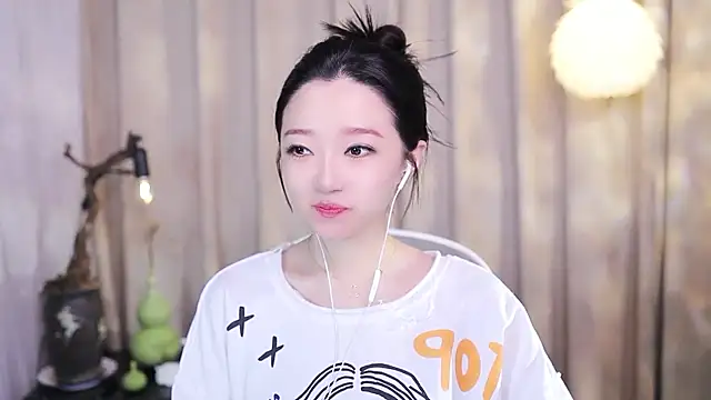 Zoe-99 online show from November 3, 2025, 2:29 pm