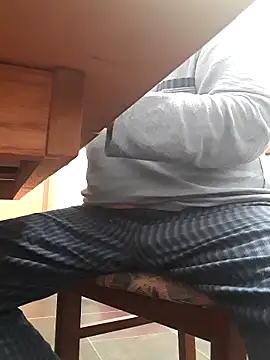 Snapshot of Schwach041967 chatting on September 23, 2025, 5:21 am Schwach041967 online show from September 23, 2025, 5:21 am