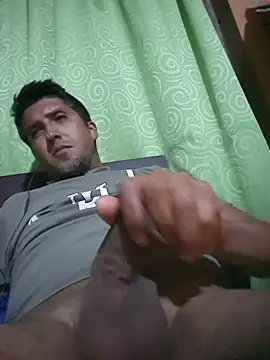 ElHades086 online show from October 29, 2025, 3:09 am