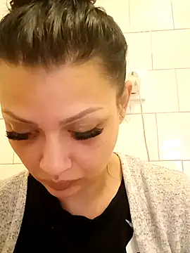 rosse26830 online show from March 18, 2026, 3:26 pm