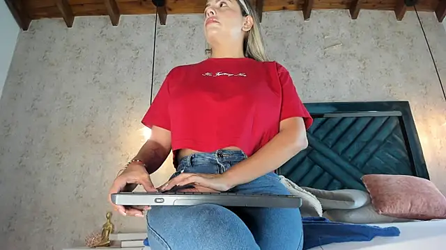 Marttina Ruiz online show from October 4, 2025, 7:34 pm