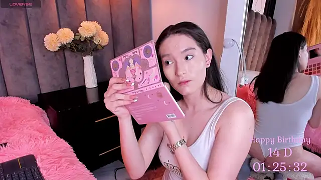 chelsea bolton  online show from September 29, 2025, 1:16 pm