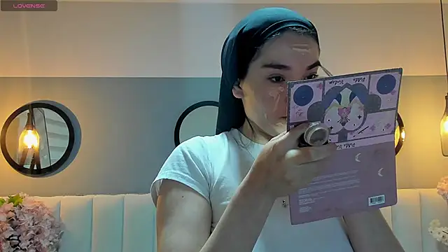 chelsea bolton  online show from March 7, 2026, 12:13 pm