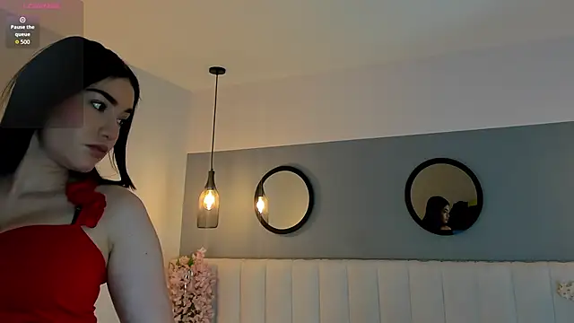 chelsea bolton  online show from April 3, 2026, 12:14 pm