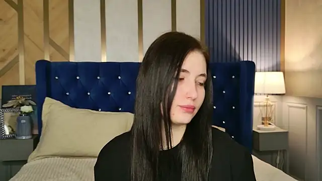 EmmaLawrens online show from February 17, 2026, 8:37 pm