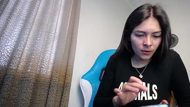 Snapshot of Aleska_Miami chatting on November 4, 2025, 2:16 pm Aleska Miami online show from November 4, 2025, 2:16 pm