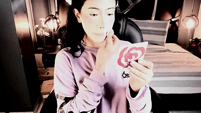 Snapshot of vaiolethsan__ chatting on December 20, 2025, 8:05 pm vaiolethsan online show from December 20, 2025, 8:05 pm