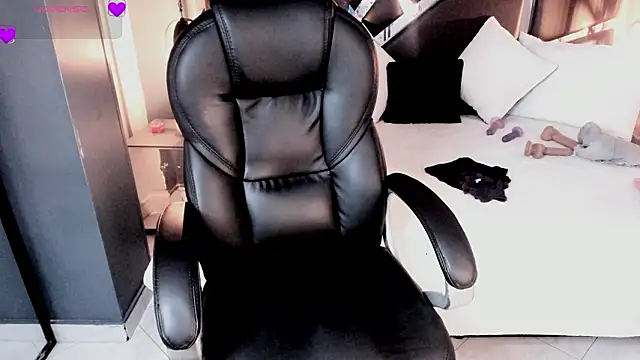 vaiolethsan   online show from February 16, 2026, 8:16 pm