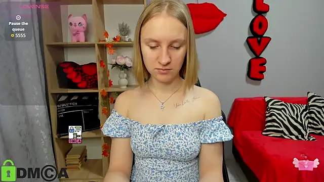 BeautyBlondy online show from November 16, 2025, 12:55 pm