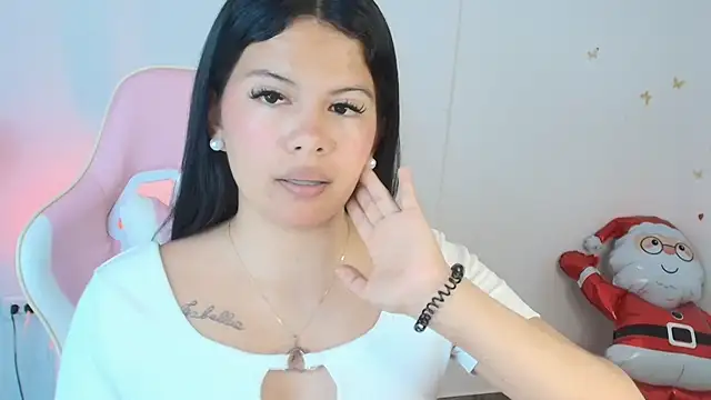 sweet dania  online show from February 18, 2026, 5:58 am