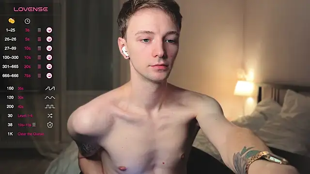 Snapshot of Calvin_Polanski chatting on November 7, 2025, 4:07 pm Calvin Polanski online show from November 7, 2025, 4:07 pm