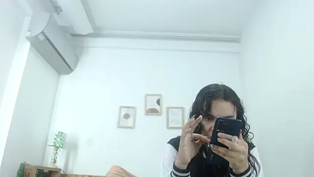 Kim Lennon online show from March 20, 2025, 12:32 pm