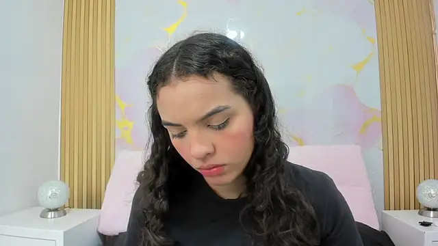 Kim Lennon online show from September 20, 2025, 4:52 pm