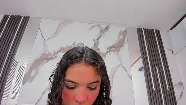 Kim Lennon online show from October 3, 2025, 3:09 pm