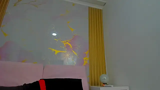 Kim Lennon online show from October 10, 2025, 1:32 pm