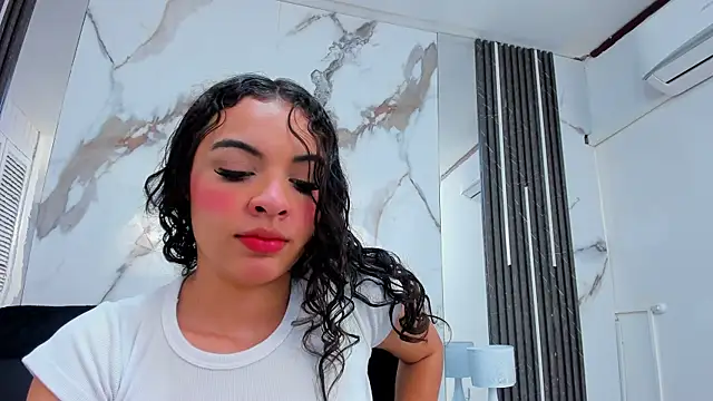 Kim Lennon online show from October 14, 2025, 3:46 pm