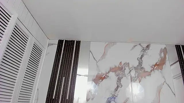 Kim Lennon online show from October 15, 2025, 1:55 pm