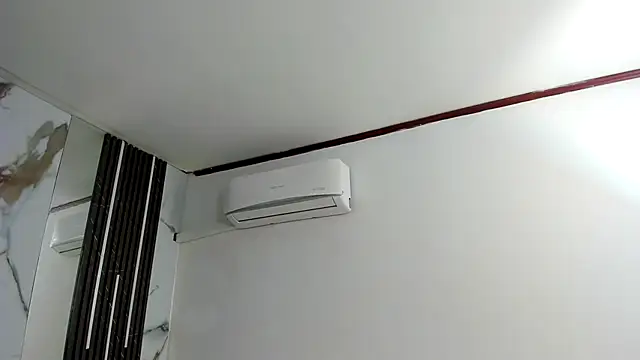 Kim Lennon online show from October 21, 2025, 12:39 pm