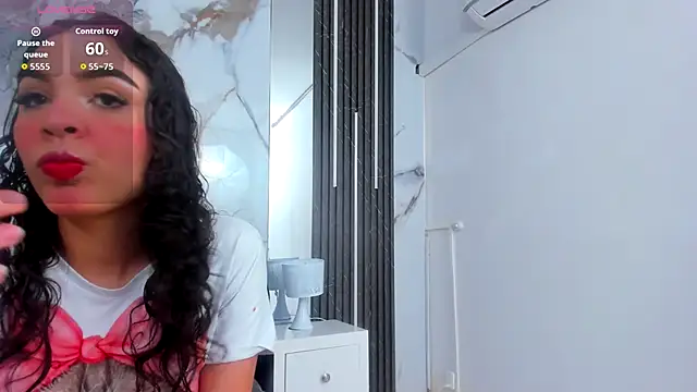 Kim Lennon online show from November 5, 2025, 1:33 pm