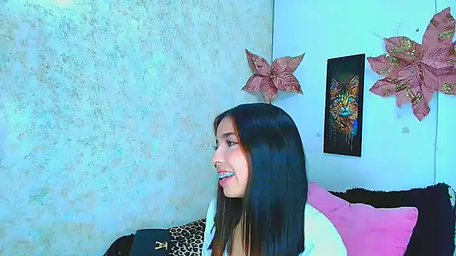 Rousse violett online show from February 6, 2025, 8:02 pm