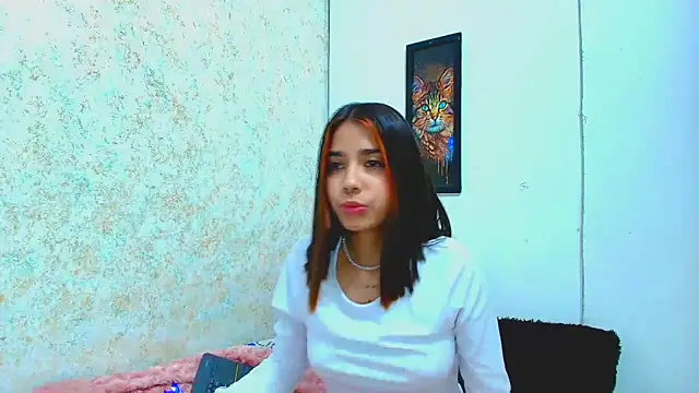 Rousse violett online show from March 5, 2025, 11:27 pm