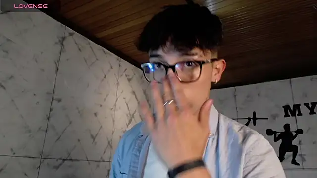 Snapshot of tim__fox chatting on November 18, 2025, 12:20 pm tim fox online show from November 18, 2025, 12:20 pm