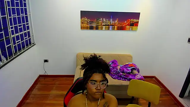 Snapshot of Sofia_Boobs19 chatting on February 3, 2025, 6:45 am Sofia Boobs19 online show from February 3, 2025, 6:45 am