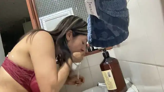 LunaBeya online show from November 22, 2025, 4:11 am