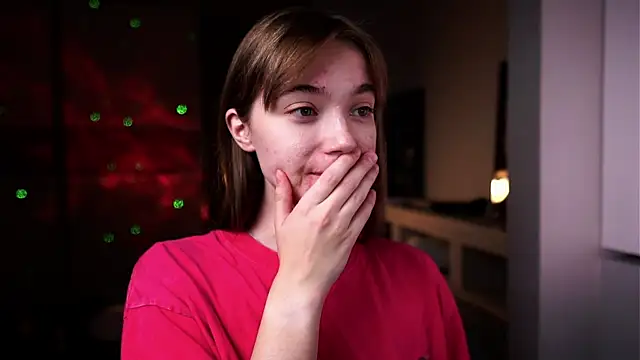 ileanacampbe online show from November 5, 2025, 4:56 am