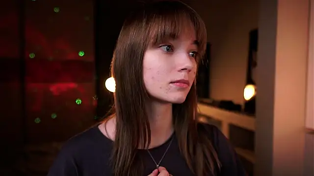 ileanacampbe online show from November 7, 2025, 4:23 am