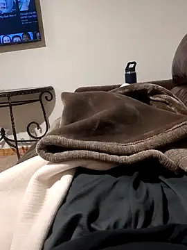 young18dick  online show from January 8, 2025, 9:21 am